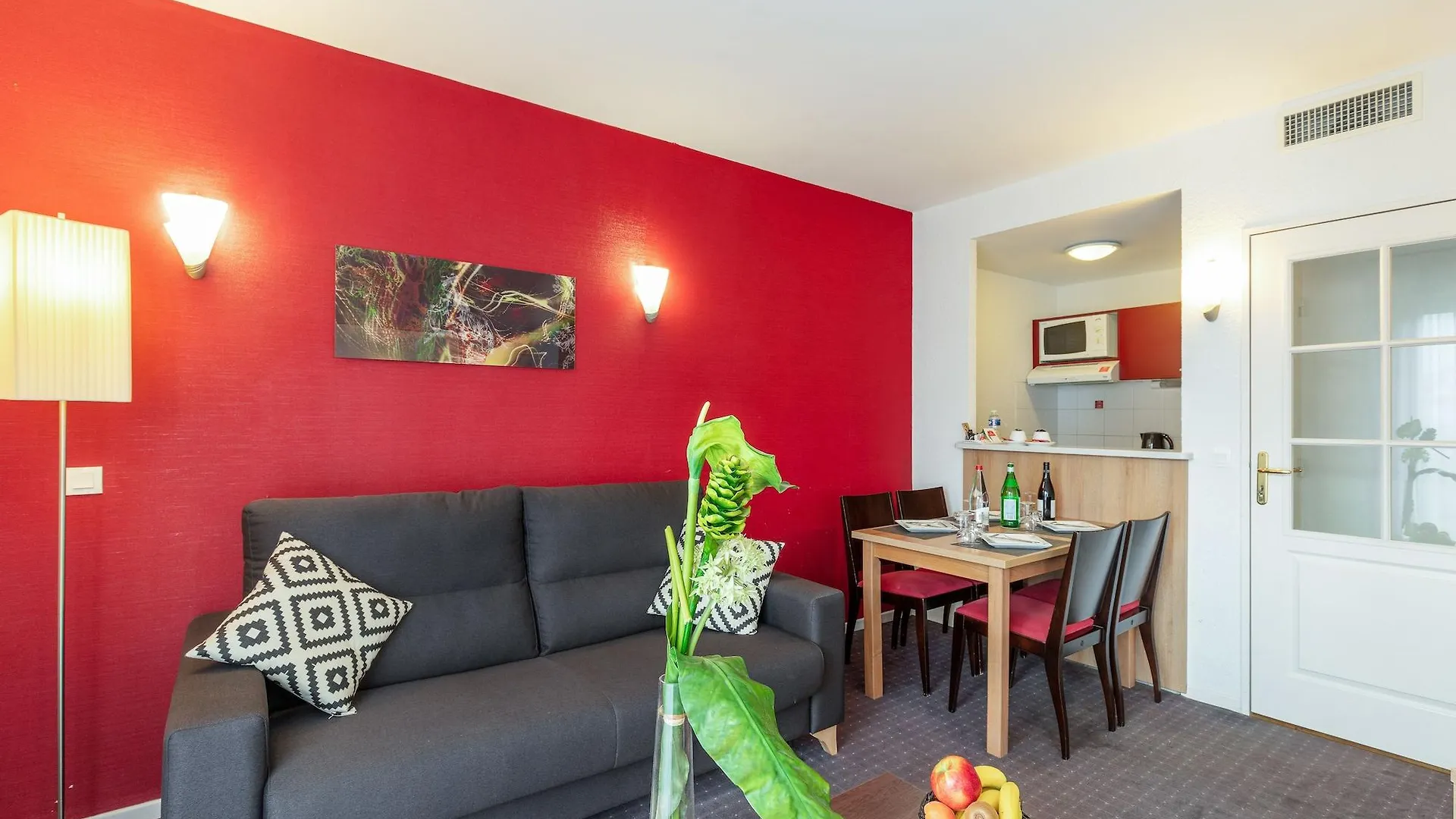 **** Отель Quality Aparthotel Divonne - Portes De Geneve Франция