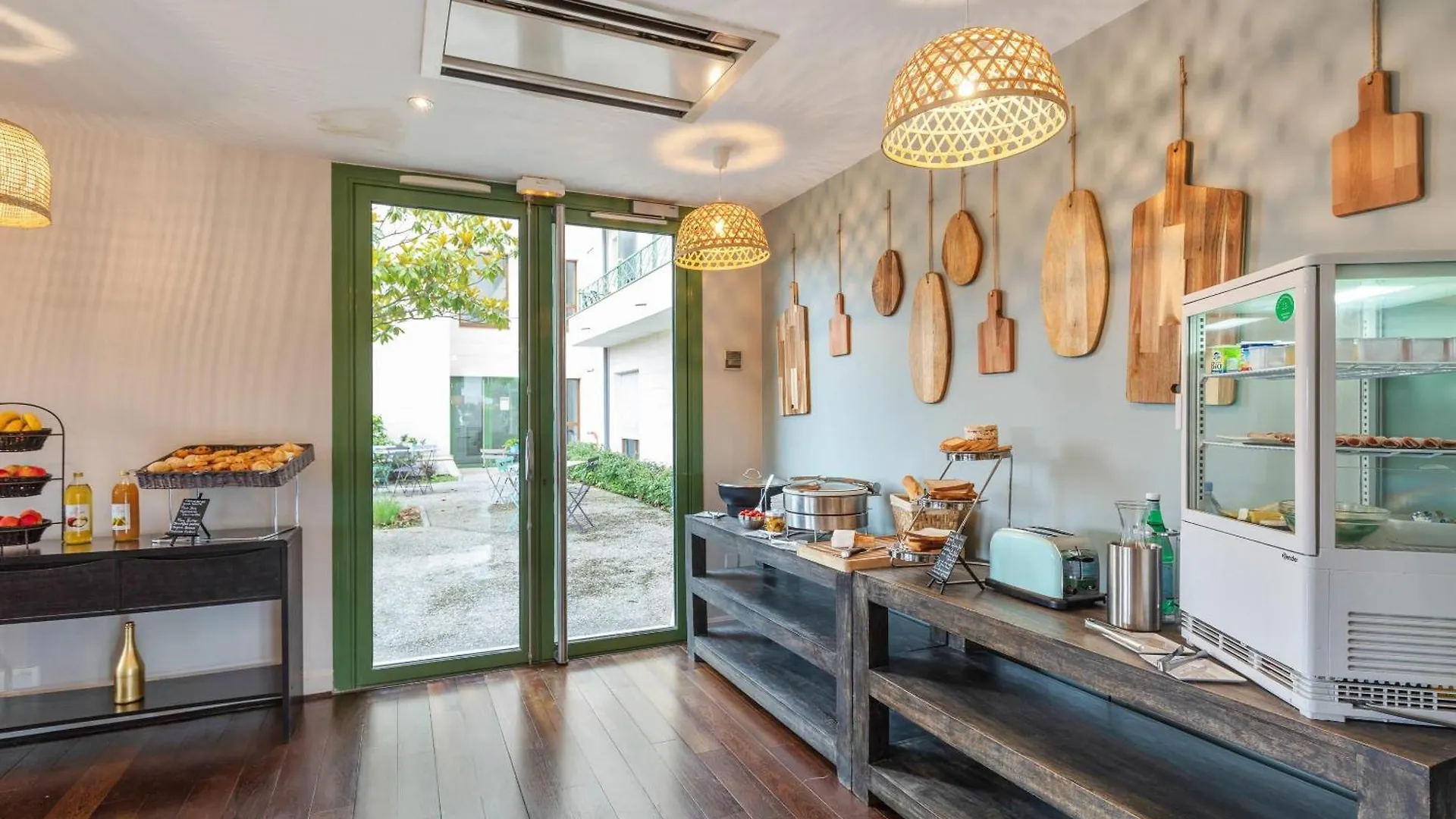 Отель Quality Aparthotel Divonne - Portes De Geneve