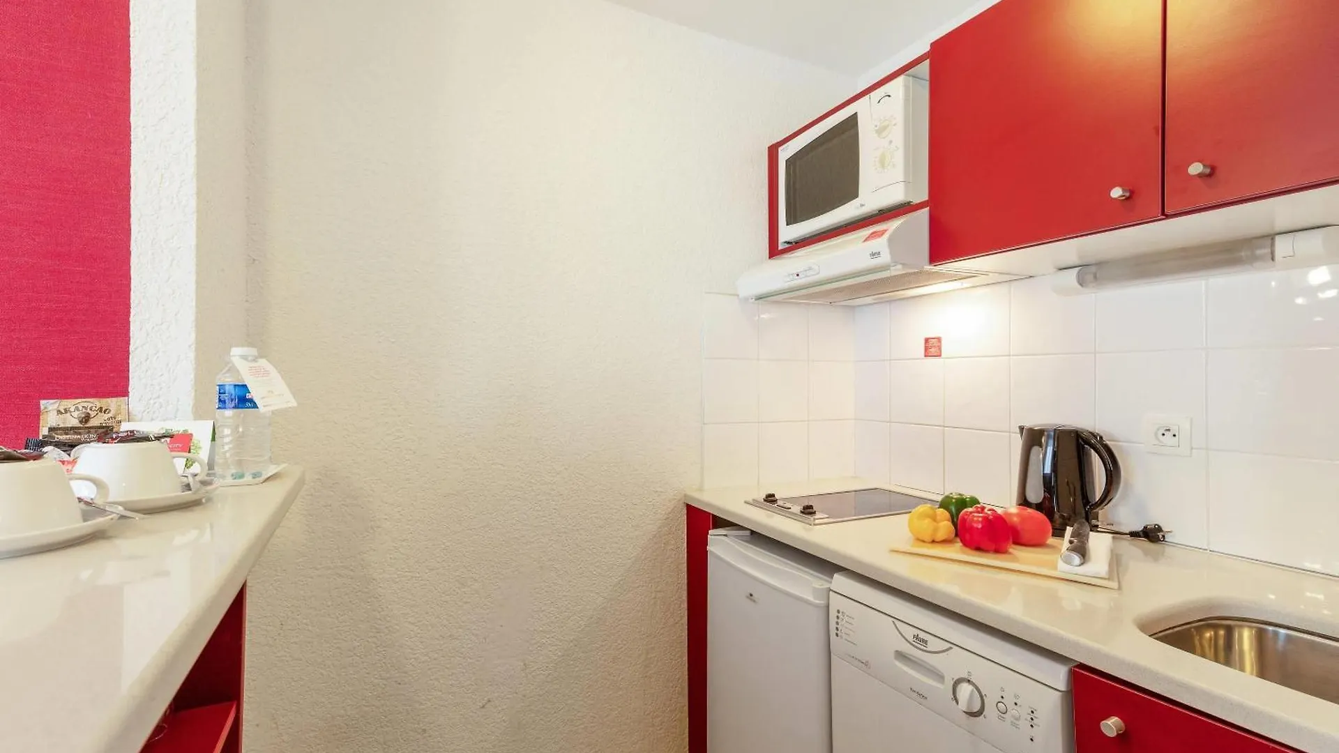 **** Отель Quality Aparthotel Divonne - Portes De Geneve Франция