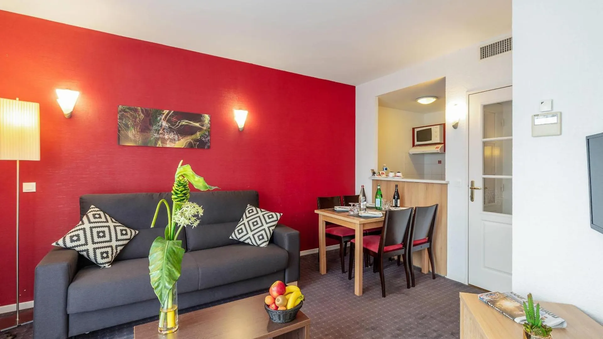 Quality Aparthotel Divonne - Portes De Geneve 4*, Дивон-Ле-Бэн