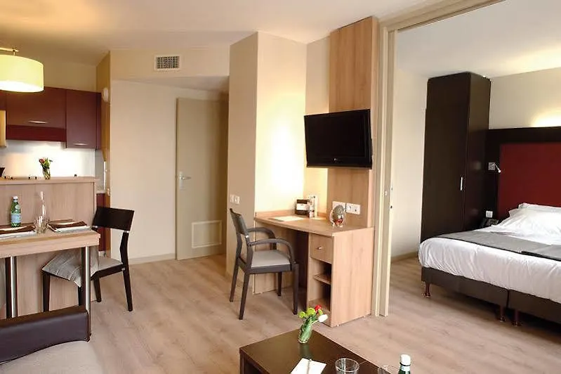 Quality Aparthotel Divonne - Portes De Geneve 4*, Дивон-Ле-Бэн